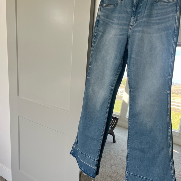 Wrangler Classic Blue Women's Jeans - Picture 11 of 12